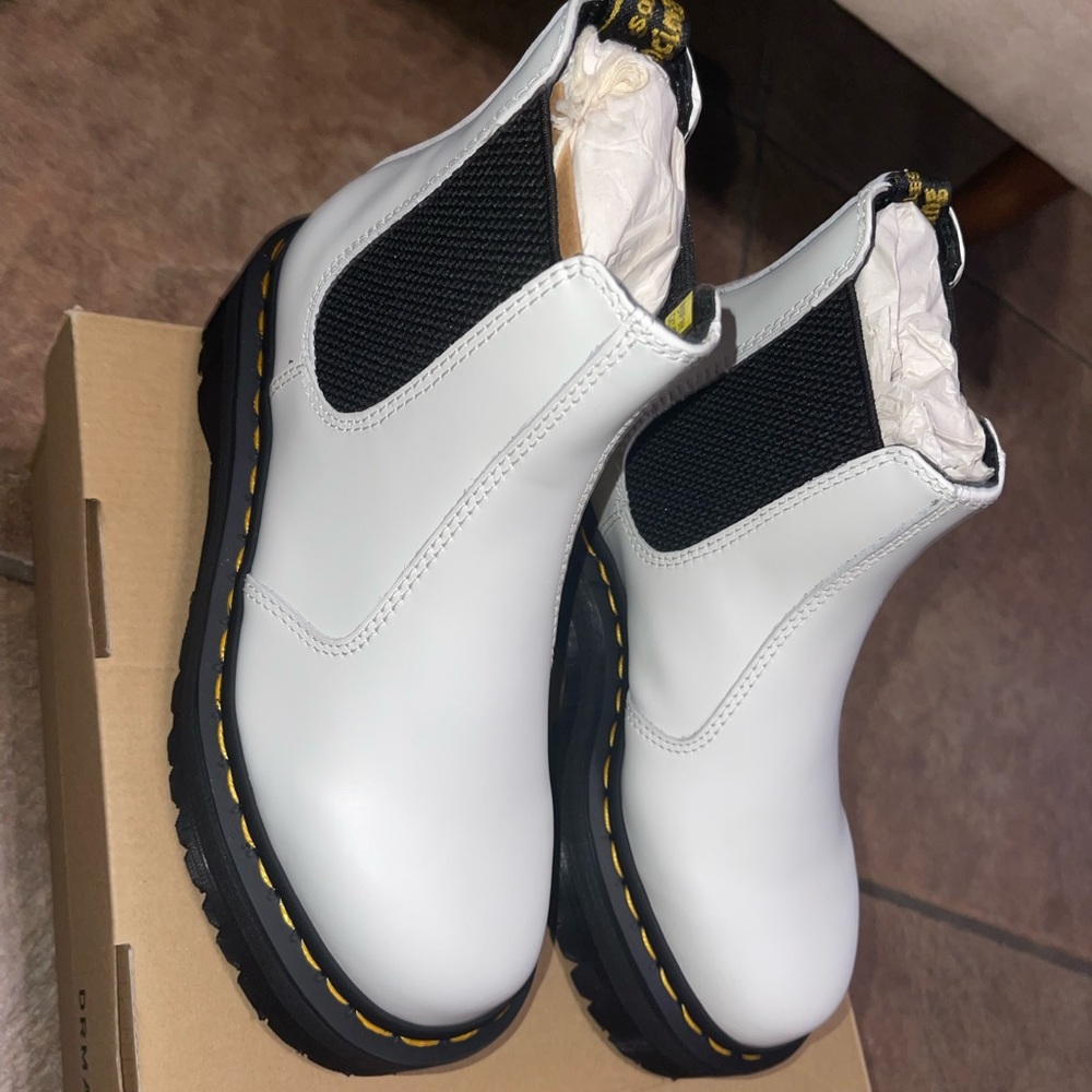 Dr.Marten 2976 quad Chelsea boot in size 6